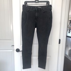 Universal Thread Black Denim Distressed Jeans